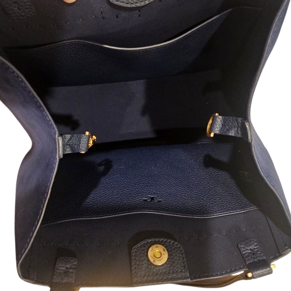 Tory Burch **BEAUTIFUL** Navy Blue McGraw Womens Leather/Suede Small Bucket Bag - Picture 10 of 13